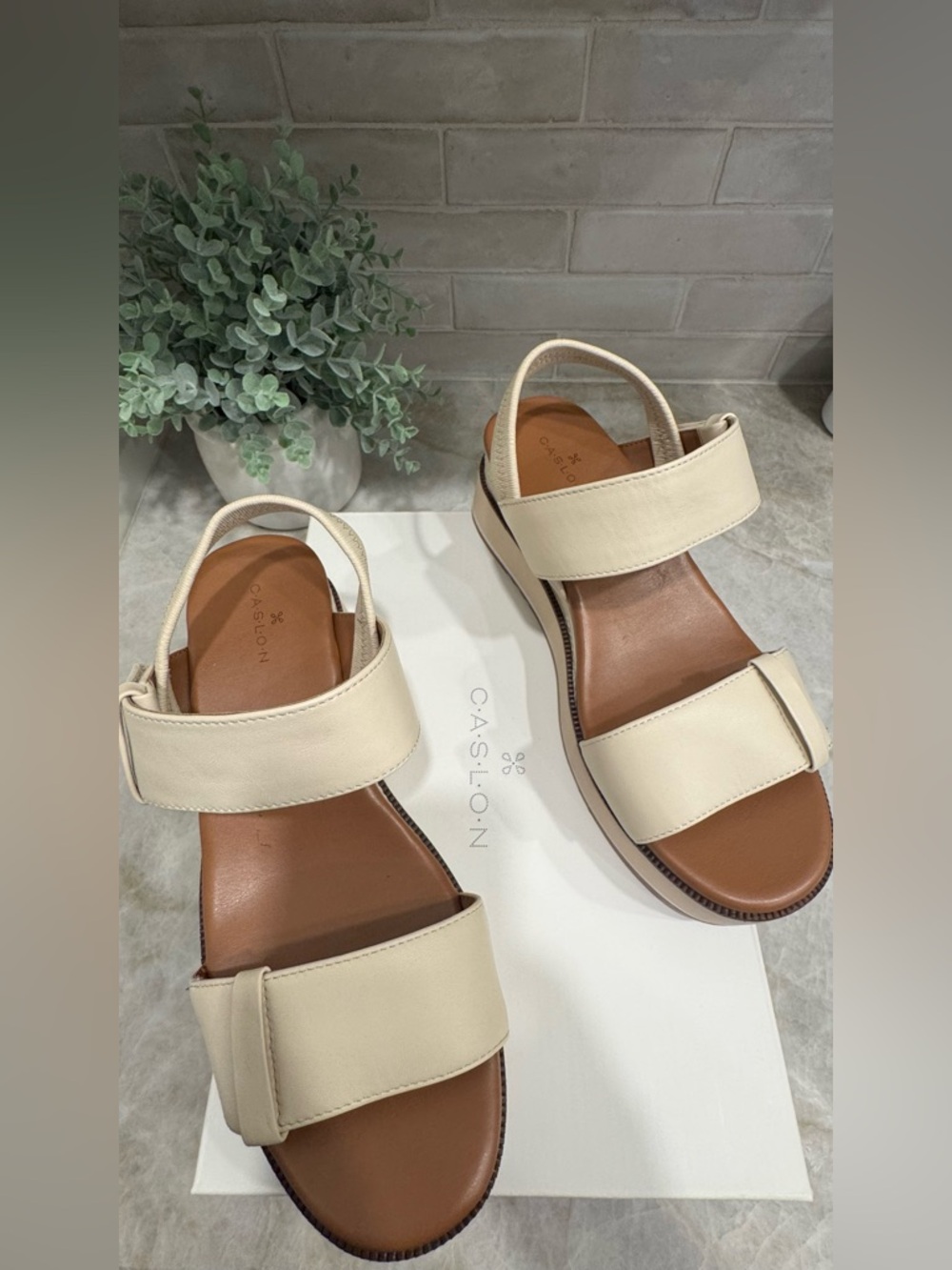 Size 8 Caslon Cream Leather Two-Strap Slingback Sandals